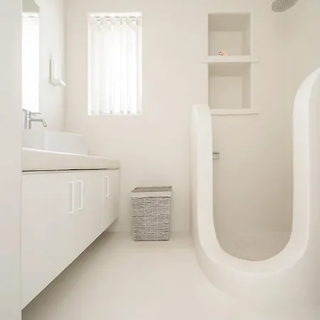 Golden Coast Citron Private Wadingpool Nest