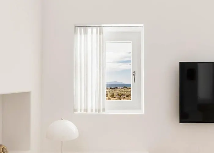 Golden Coast Citron Private Wadingpool Nest * Chrisi Akti (Paros)