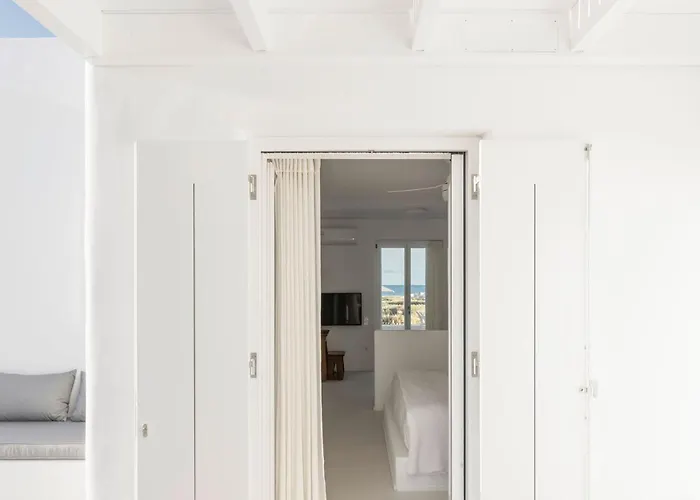 Golden Coast Citron Private Wadingpool Nest