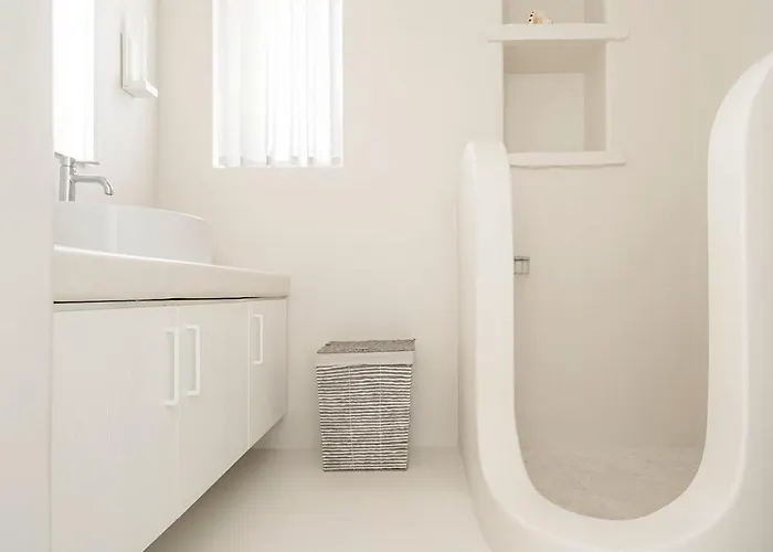 Golden Coast Citron Private Wadingpool Nest